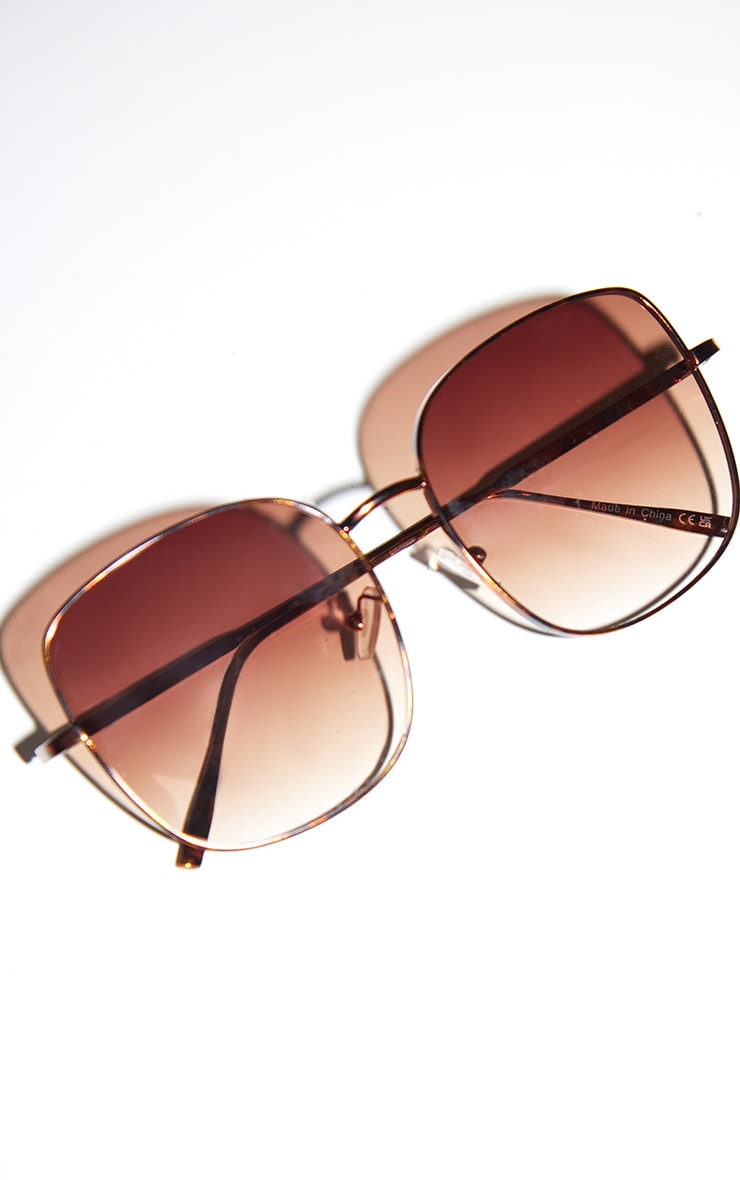 Lunettes de soleil oversize marron à montures en métal image 2