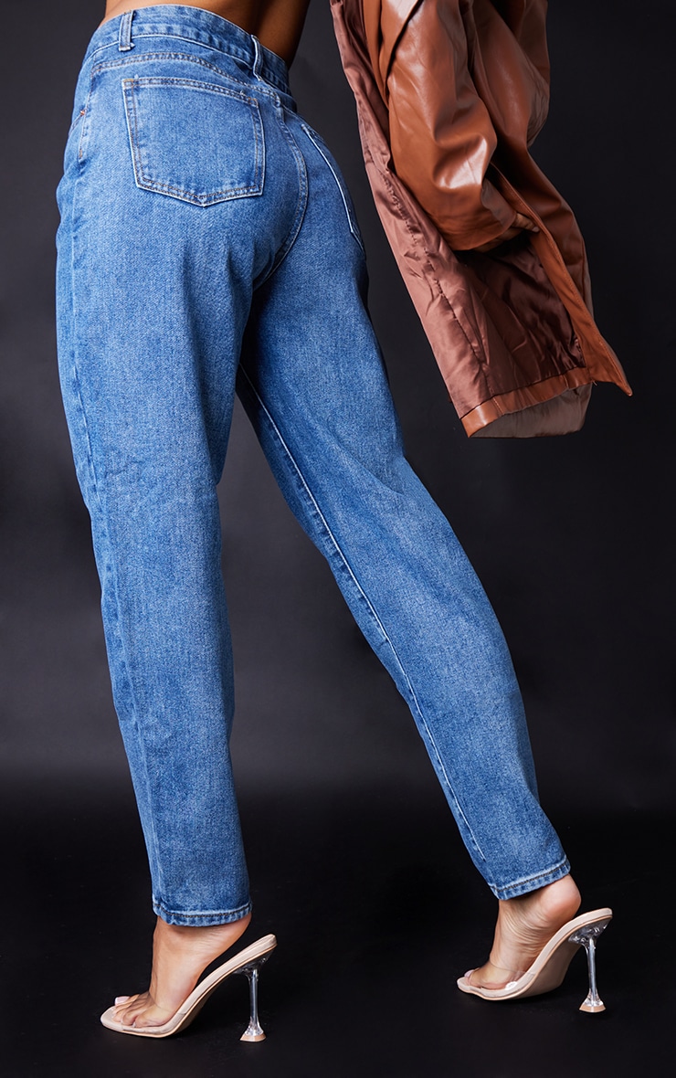 PRETTYLITTLETHING L30 Mid Blue Wash Mom Jeans image 3