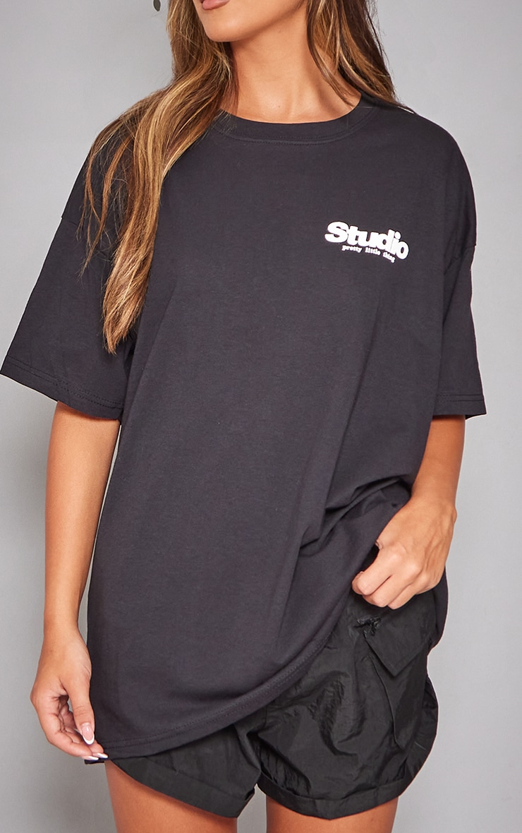 PRETTYLITTLETHING Black Washed Studio Puff Printed T Shirt image 4