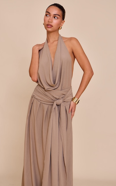 Robe longue fluide tissée gris champignon à col bénitier et dos échancré