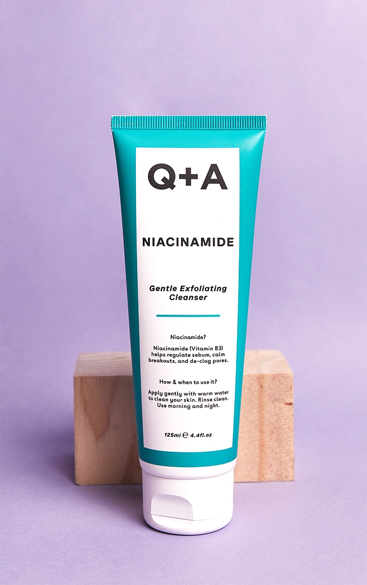 Q+A Niacinamide Gentle Exfoliating Cleanser PrettyLittleThing