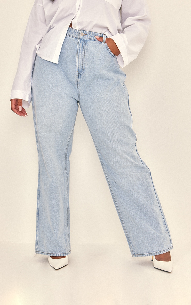 PRETTYLITTLETHING Plus Light Blue Wash High Rise Straight Leg Jeans image 2