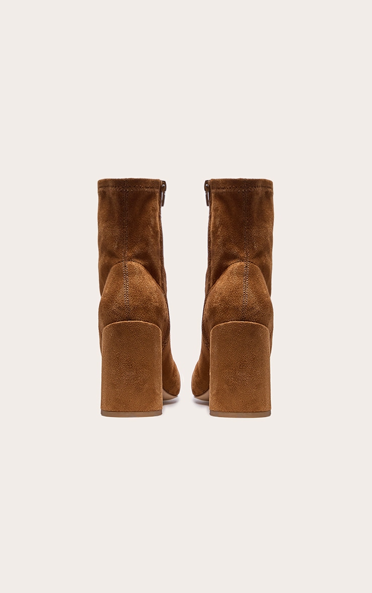 Bottines style chaussettes rondes en suédine marron clair à talon haut image 3