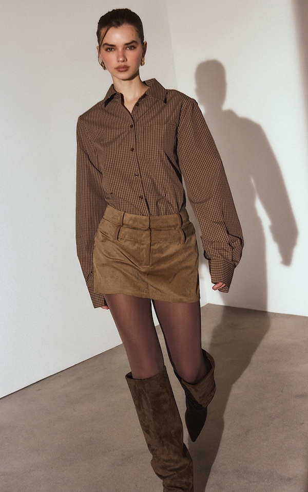 Mini-jupe en velours côtelé marron à bande doublée sur la taille