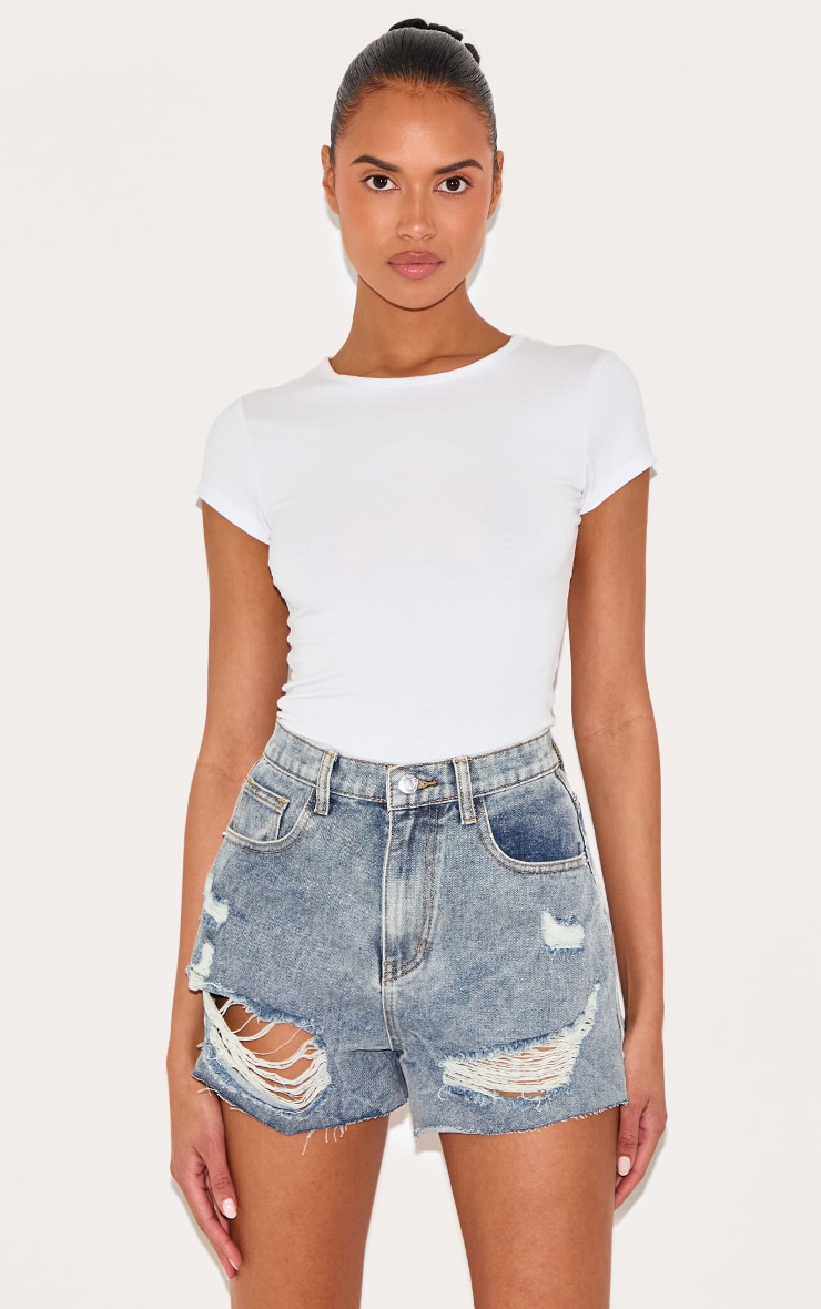 PRETTYLITTLETHING Light Blue Wash Ripped Hem Denim Shorts image 4