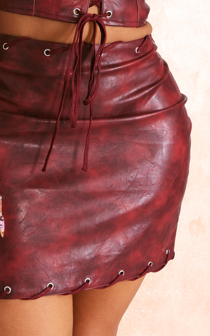 Shape Mini-jupe en PU rouge délavé image 5