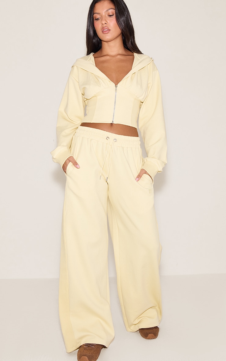 Hoodie tissé crème au beurre zippé à logo brodé et taille cintrée image 3