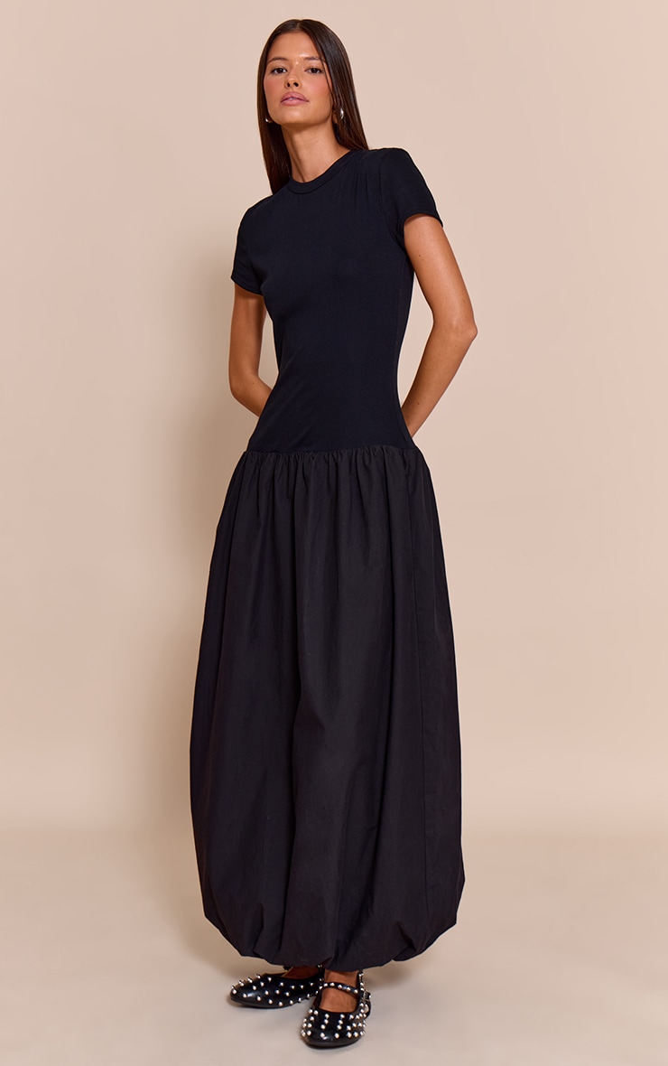 Robe T-shirt longue noire à taille tombante et ourlet bouffant image 3