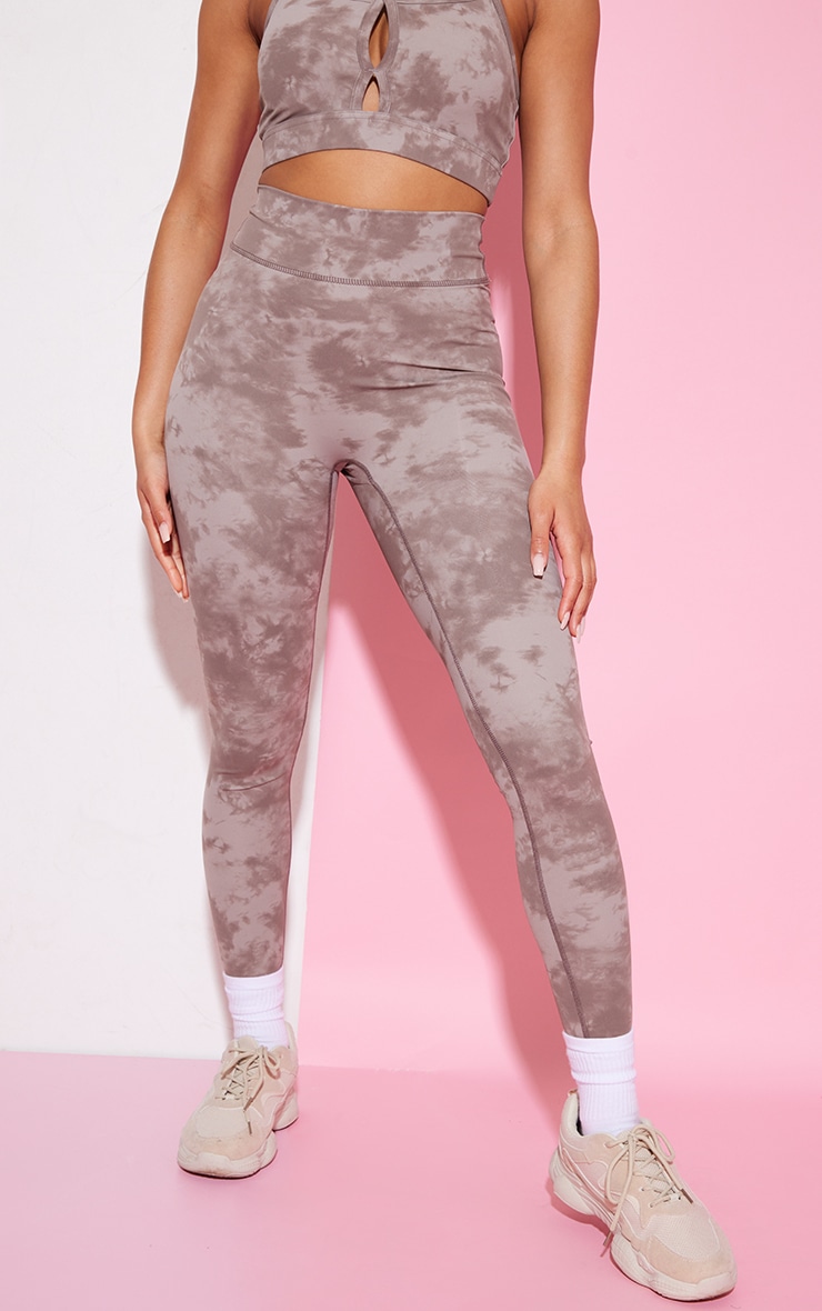 PRETTYLITTLETHING Legging de sport marron tie & dye image 2