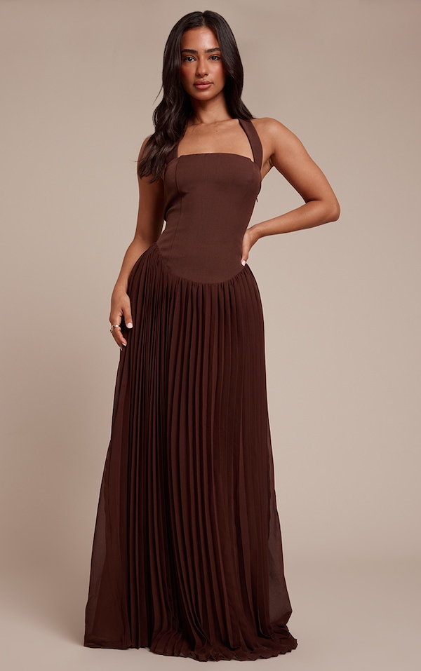 Petite Robe longue chocolat plissée à dos nu
