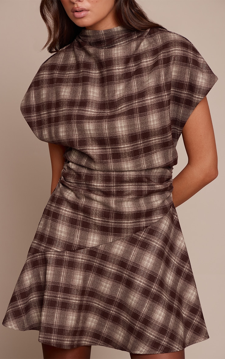 Brown Check Boat Neck Ruched Detail Shift Dress image 4