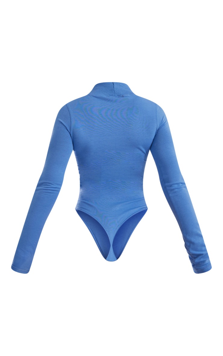 Body bleu vif à col haut et superposition PrettyLittleThing FR