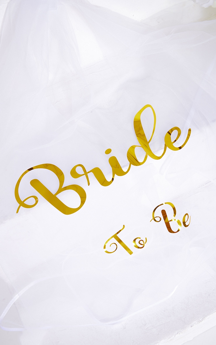 White 'Bride To Be' Novelty Bridal Veil image 2