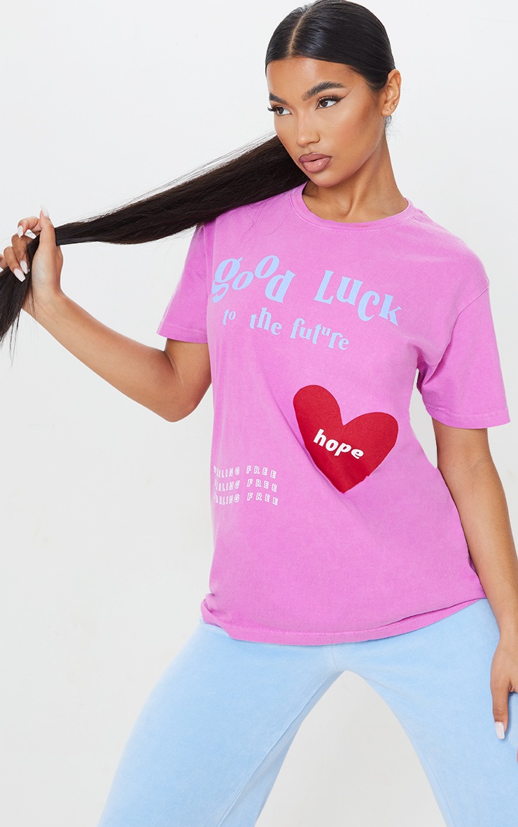 Tee-shirt rose délavé imprimé Good Luck et coeur