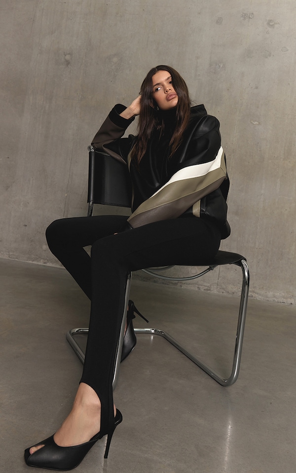 Black Sculpted Rib Stirrup Detail Leggings 