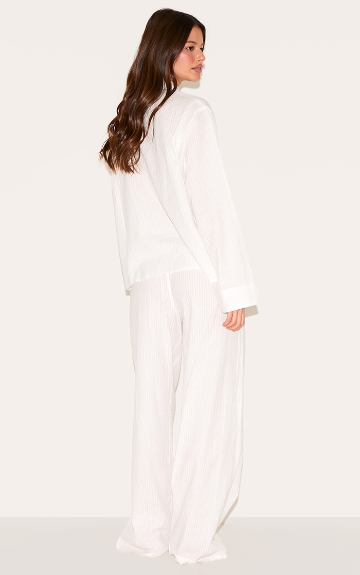 Ensemble de pyjama long en coton seersucker blanc à col replié image 2