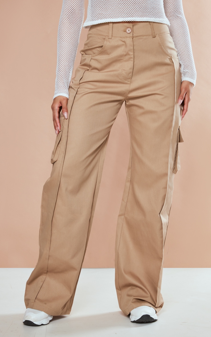 Pantalon large en maille sergée camel à taille haute et poches image 2