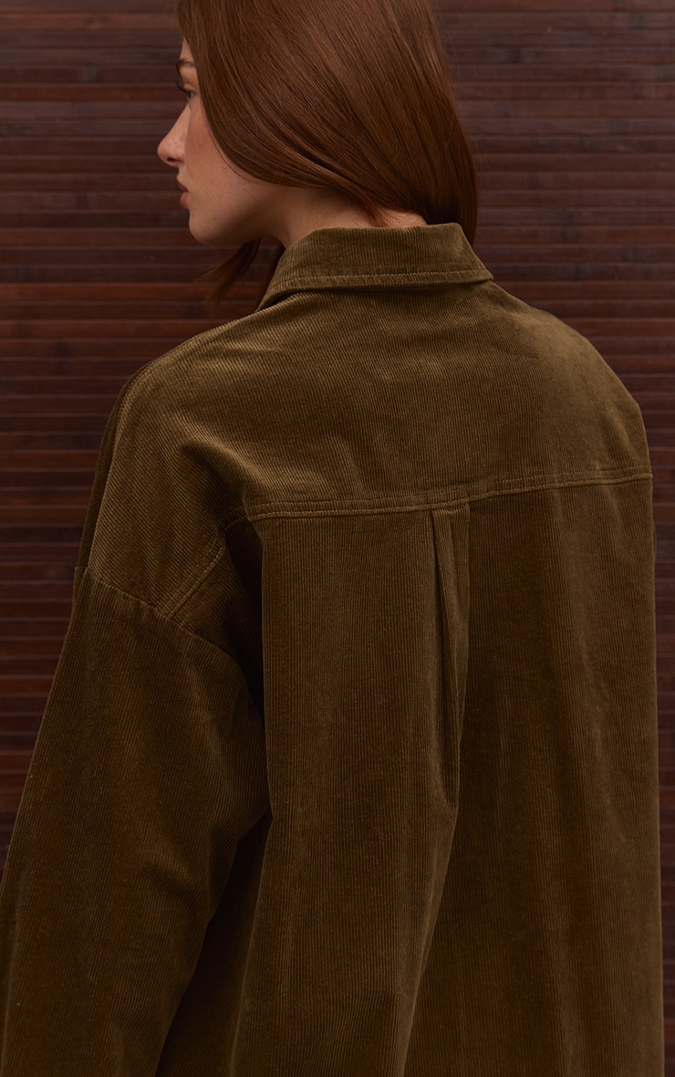 Chemise en velours côtelé style jean vert olive image 2