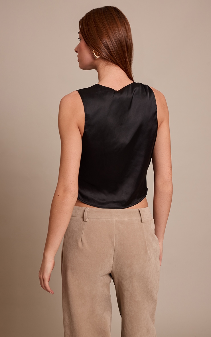 Top satiné noir à empiècement et col bénitier image 2
