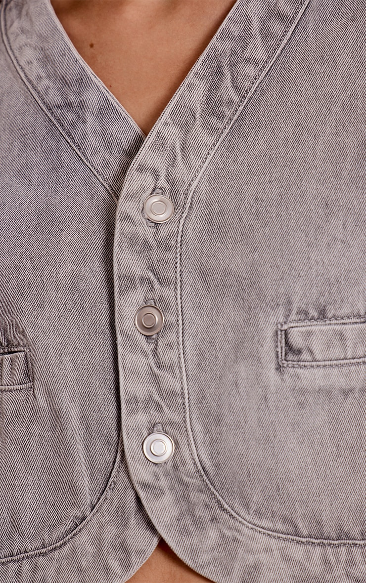 Grey V Neck Curved Hem Cropped Denim Jacket image 4