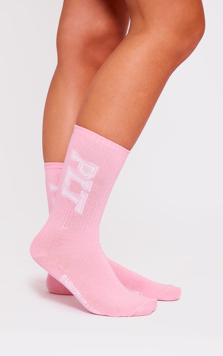 PRETTYLITTLETHING Chaussettes roses à logo Sporty image 2