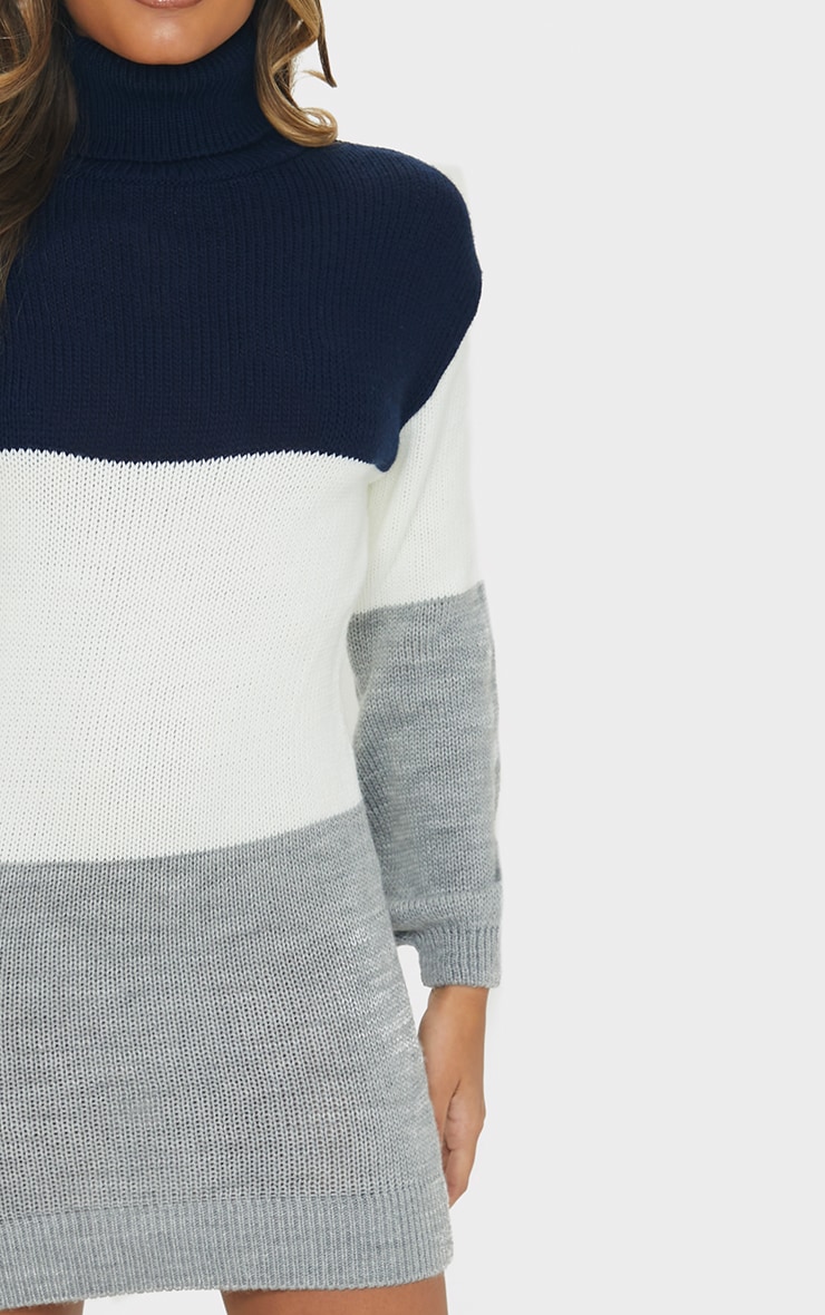Robe pull colourblock bleu marine à gros col roulé image 4