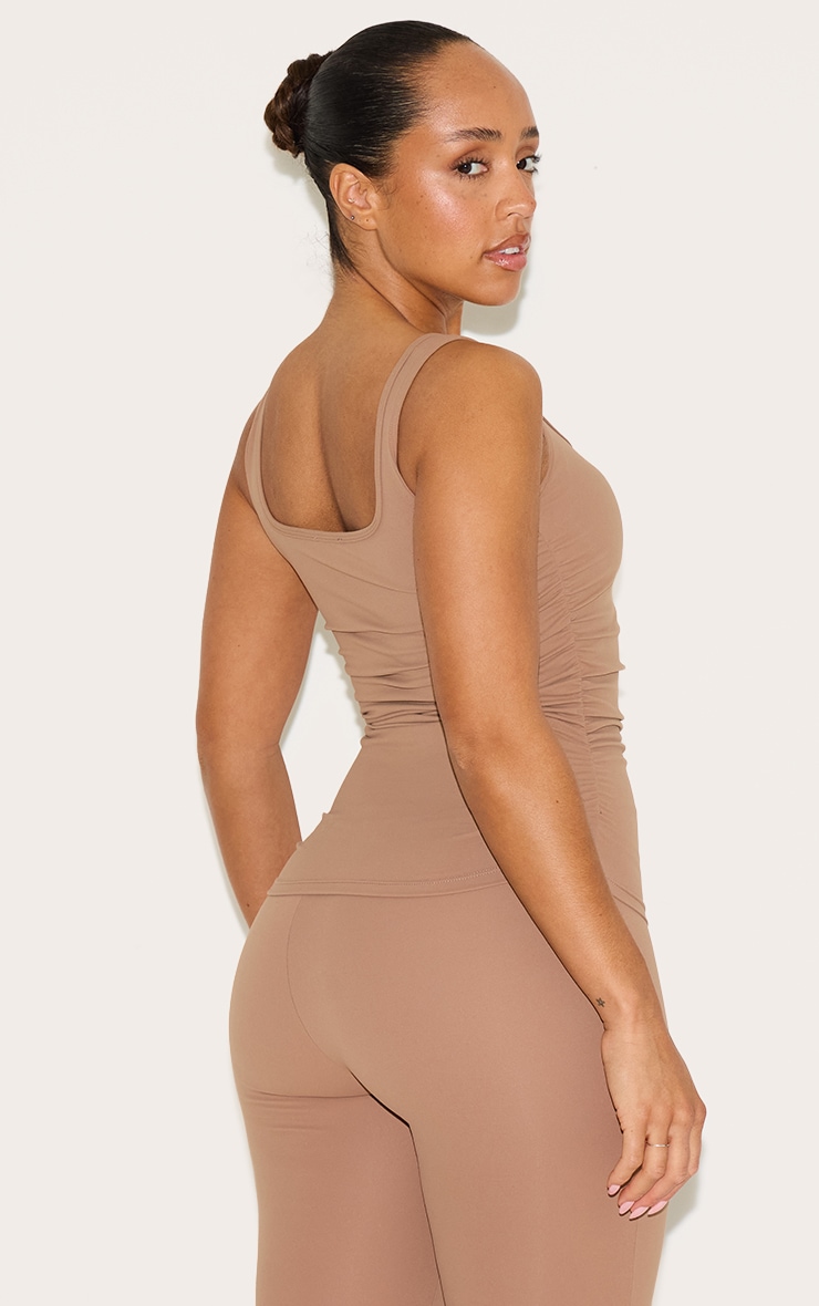Shape Top de sport long taupe froncé sur les côtés à bonnets image 2