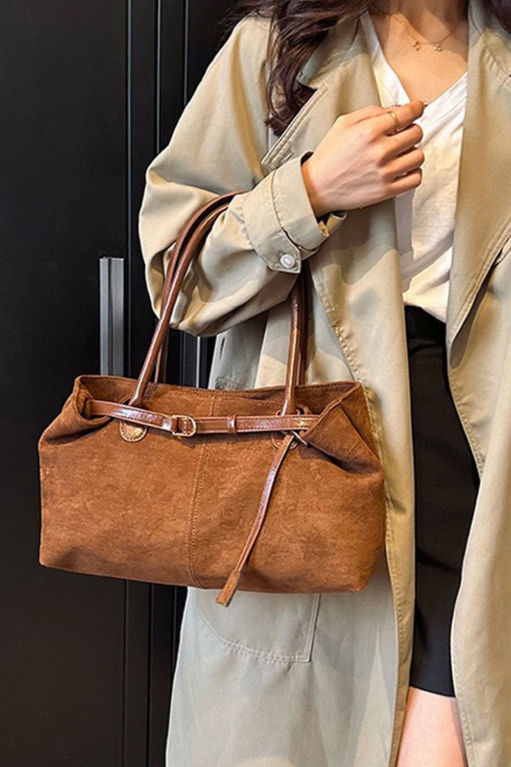 XY London 'Kayleigh' Tote Handbag with Shoulder Strap and Magnetic Closure image 3