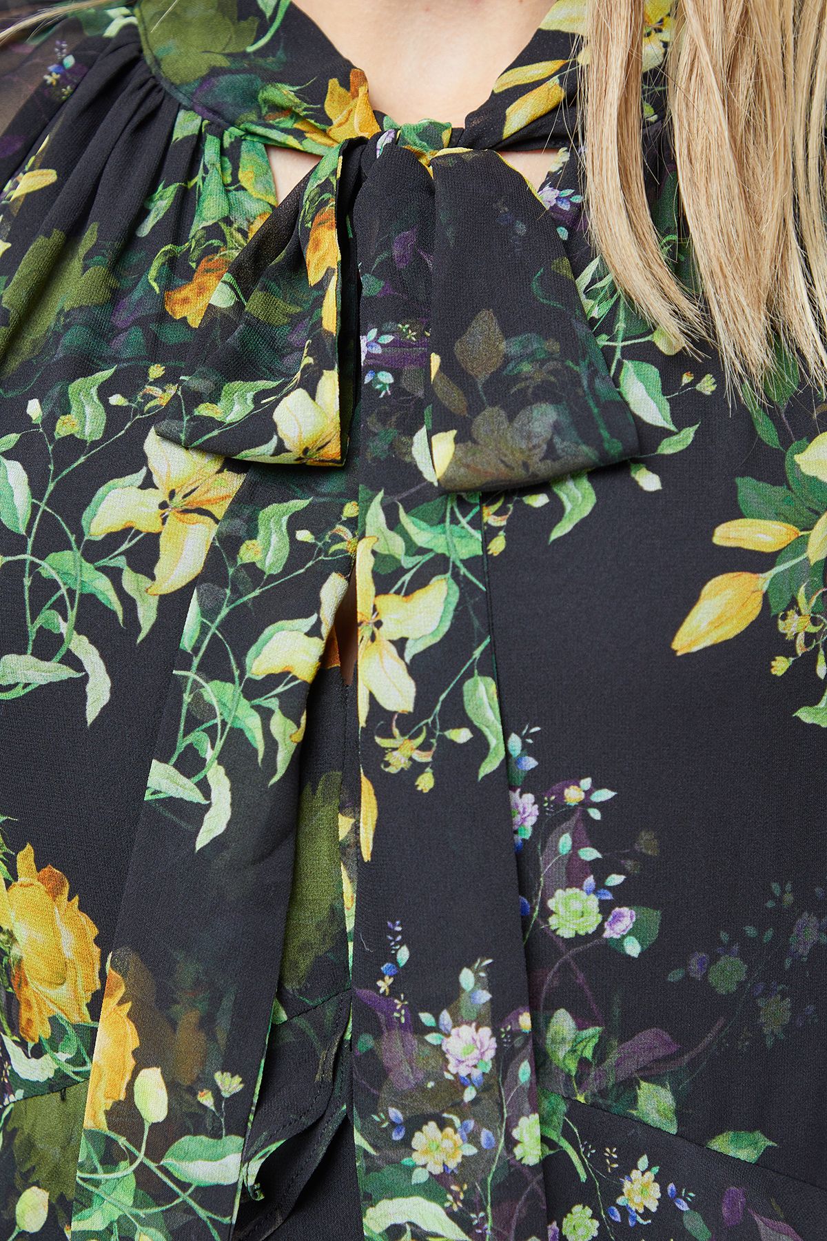 Oasis Printed Tie Neck Ruffle Detail Maxi Dress Floral image 5