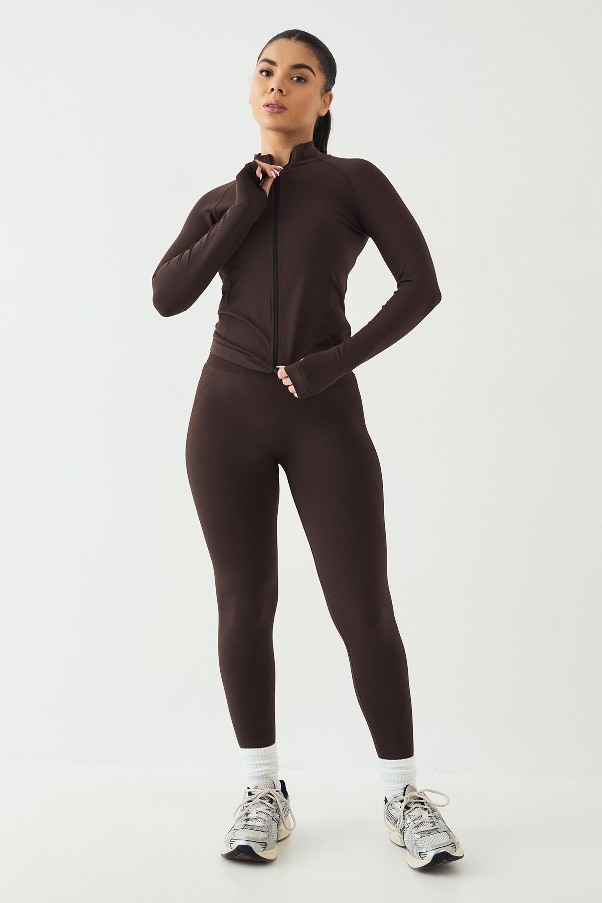 DSGN Studio DSGN Studio Sport Ultra Contour Seamless Zip Through Sports Jacket Coffee Bean image 3