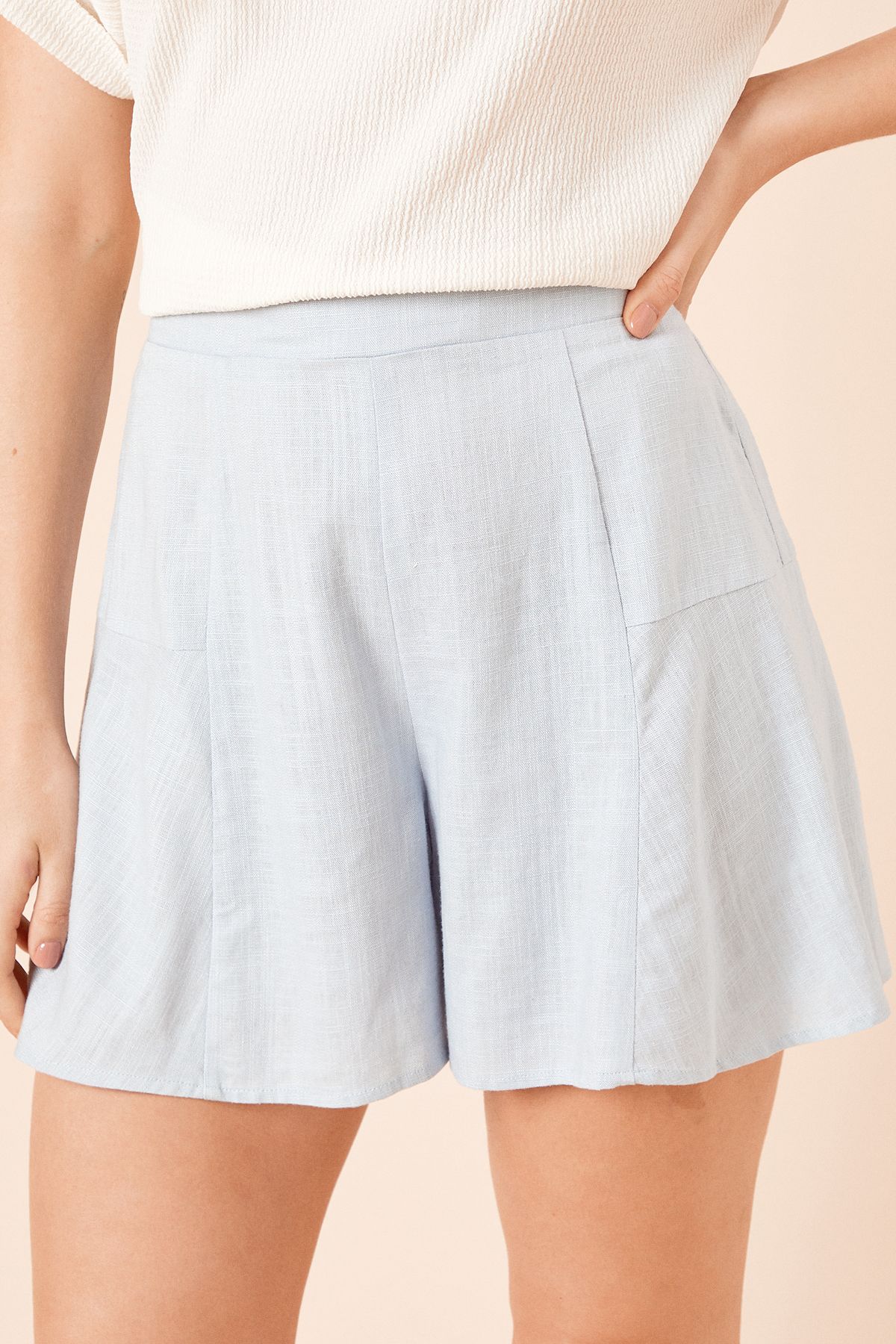Dorothy Perkins Woven Flippy Shorts Pale Blue image 3