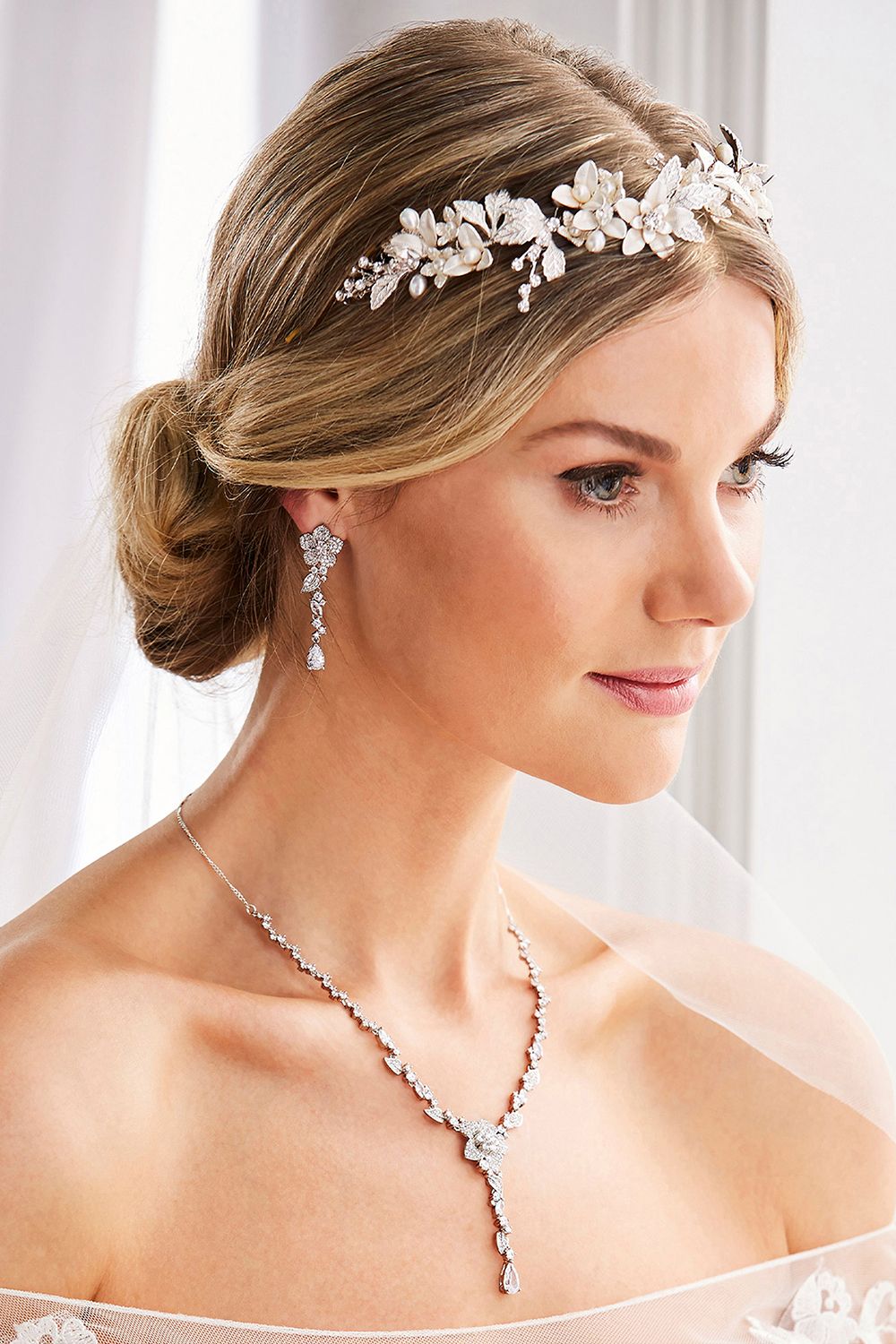 Jon Richard Silver Plated Clara Brushed Leaves Fresh Water Pearl And Crystal Double Comb - Gift Pouch image 3