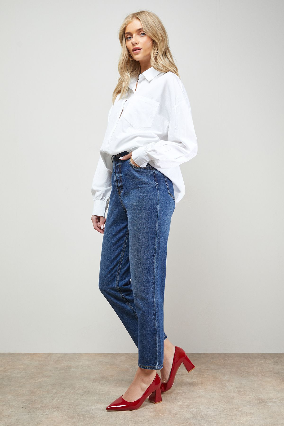 Oasis Val Faux Patent Leather Pointed High Block Heel Courts Cherry image 2