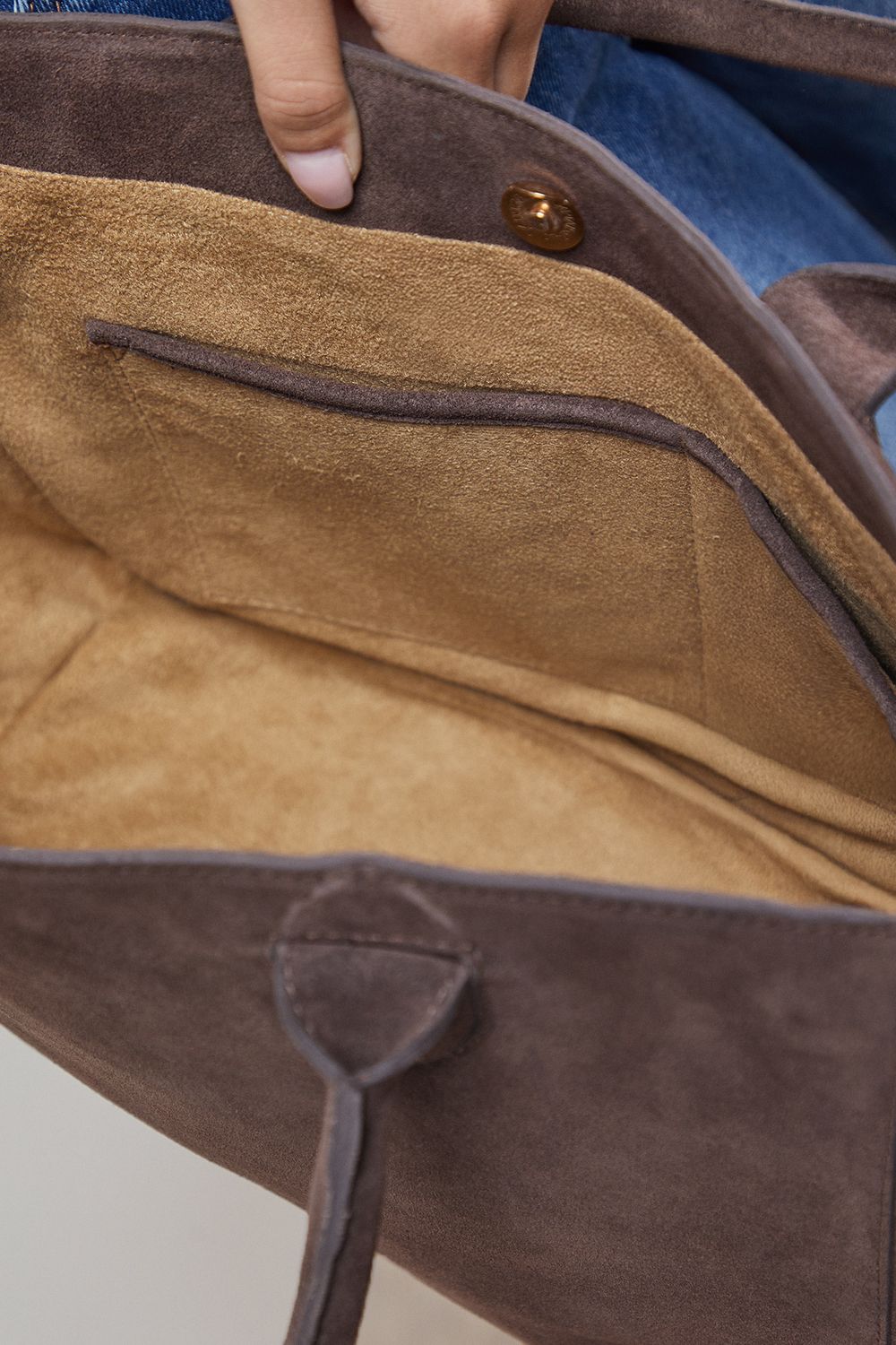 Oasis Francesca Suede Tote Bag Chocolate image 3