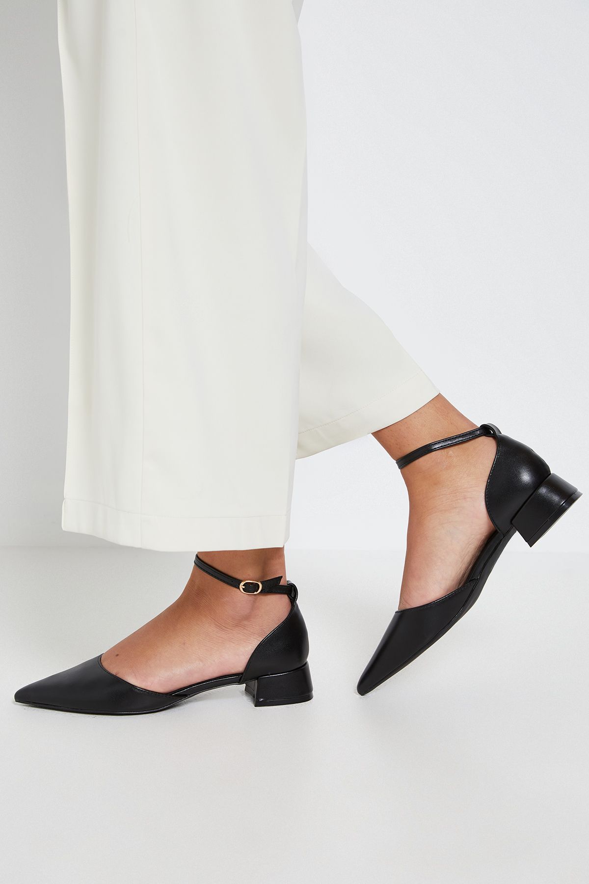 Dorothy Perkins Bennie Faux Leather Pointed Low Block Heel Court Shoes Black