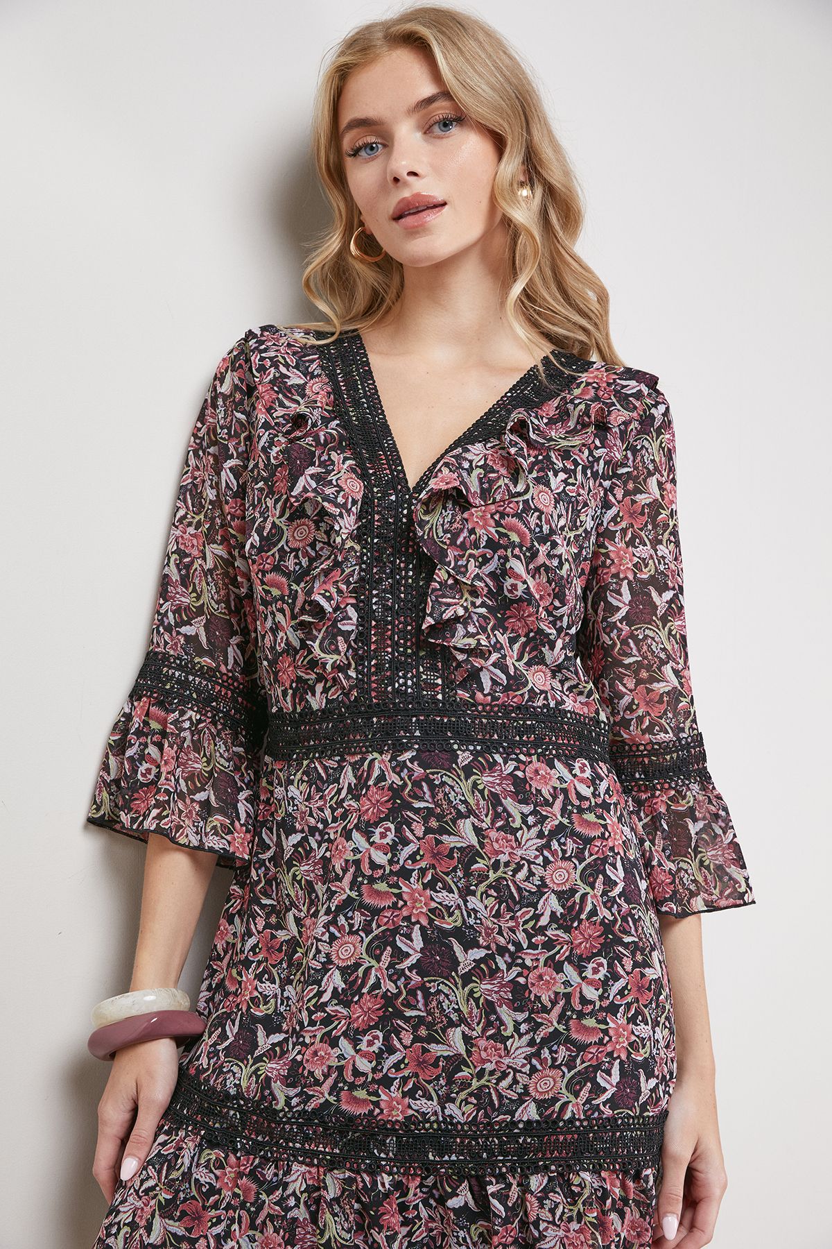 Oasis Printed Lace Detail V Neck Ruffle Mini Dress Multi image 4