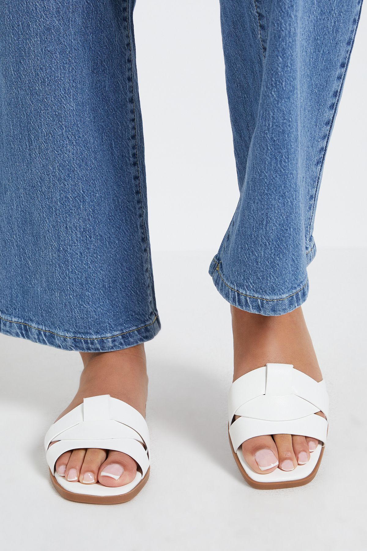 Dorothy Perkins Flossy Faux Leather Interwoven Flat Sliders White