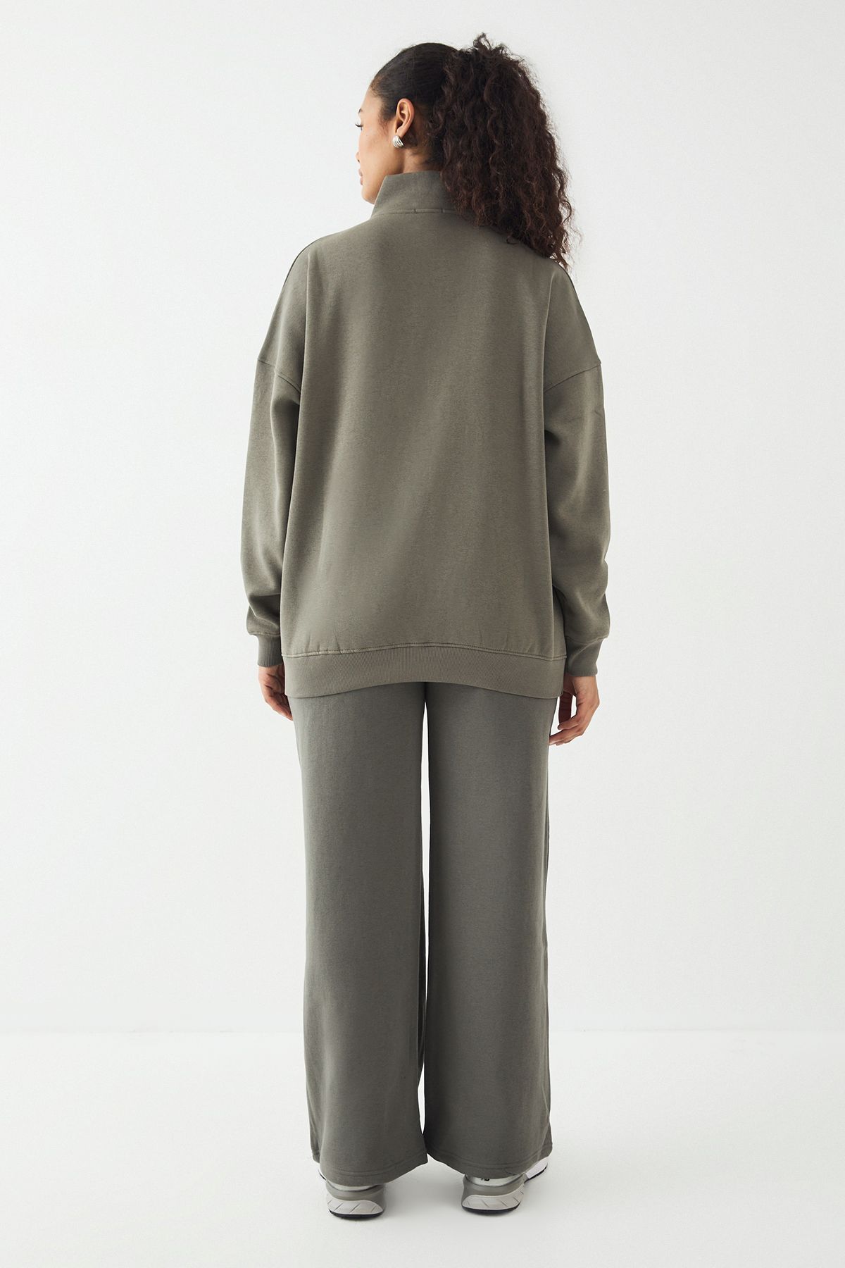 DSGN Studio DSGN Studio Applique Straight Leg Jogger Khaki image 2