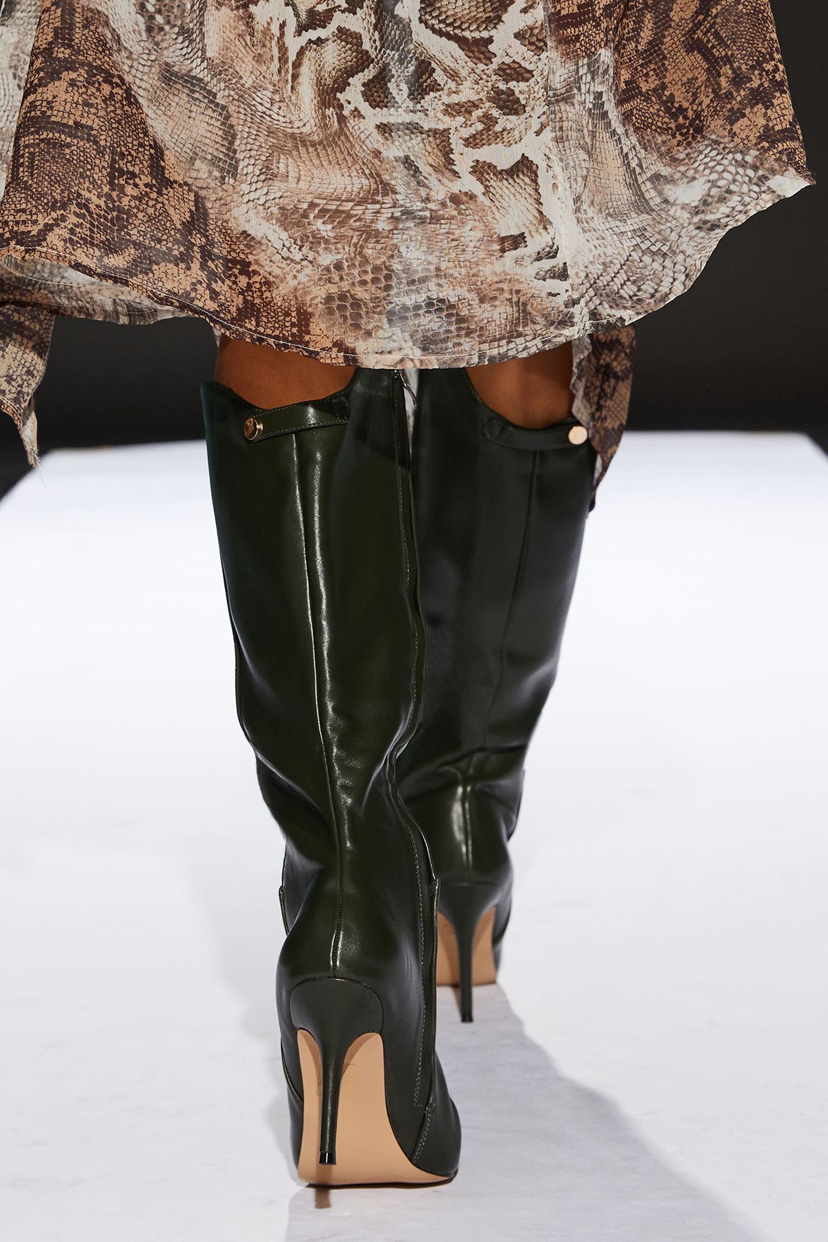RUNWAY 1.8.1.8 Runway 1.8.1.8 Stiletto Knee Boots Dark Green image 4