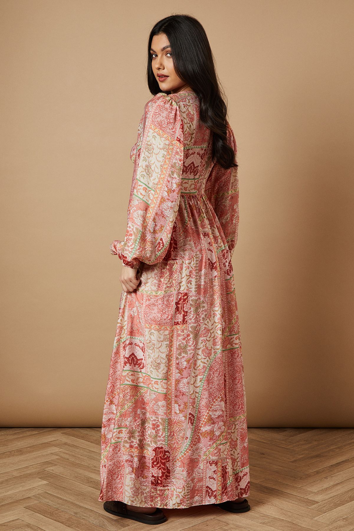 Oasis Printed Long Sleeve Cut Out Side Detail Maxi Dress Pink image 4