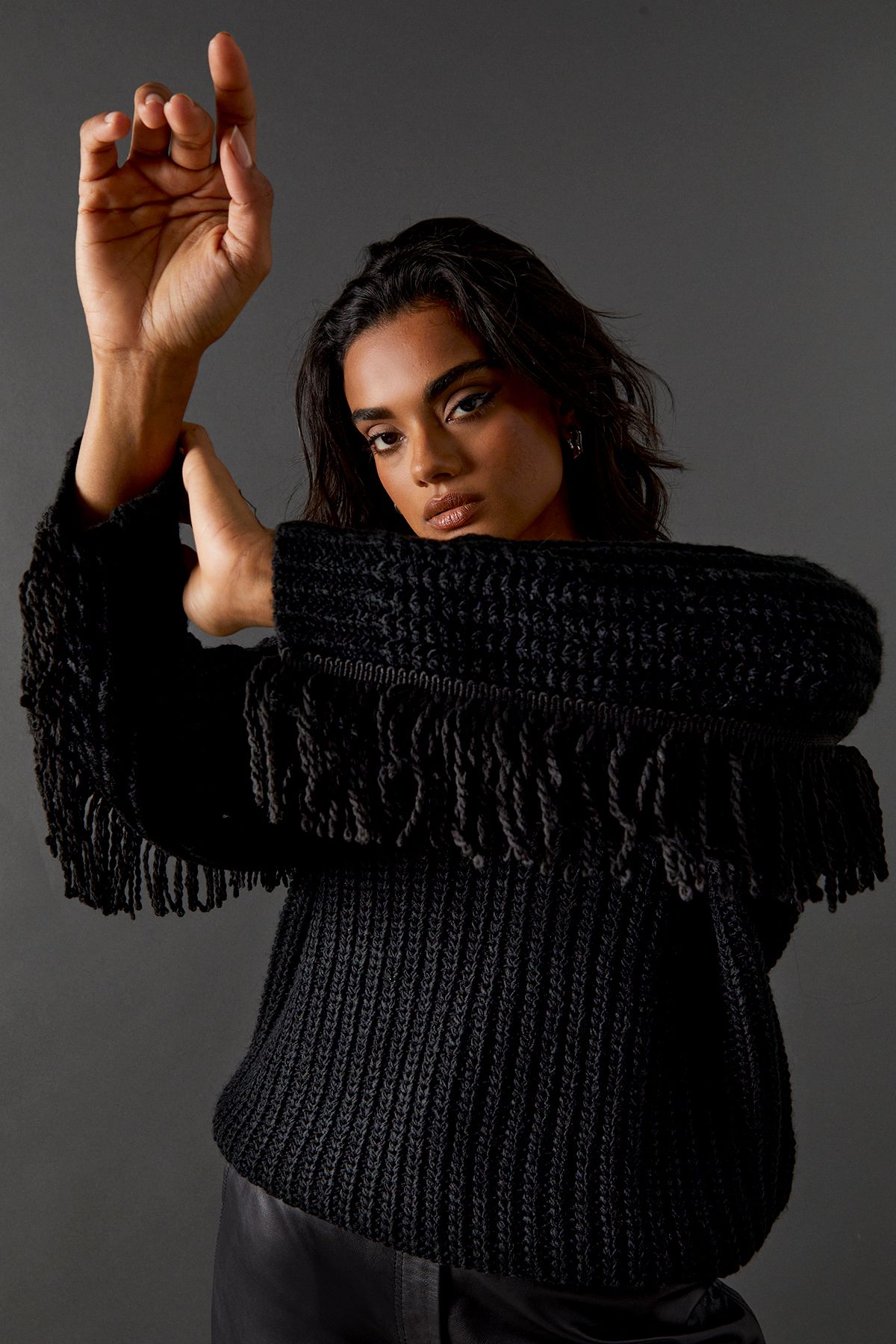Warehouse Fringed Back V Neck Jumper Black image 4