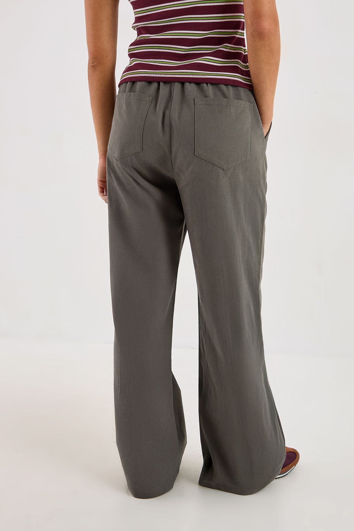 NastyGal Wide Leg Cargo Pants Khaki image 4