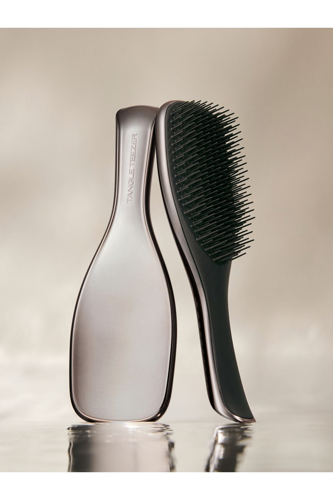Tangle Teezer The Ultimate Detangler Chrome Midnight Silver Midnight Silver image 5