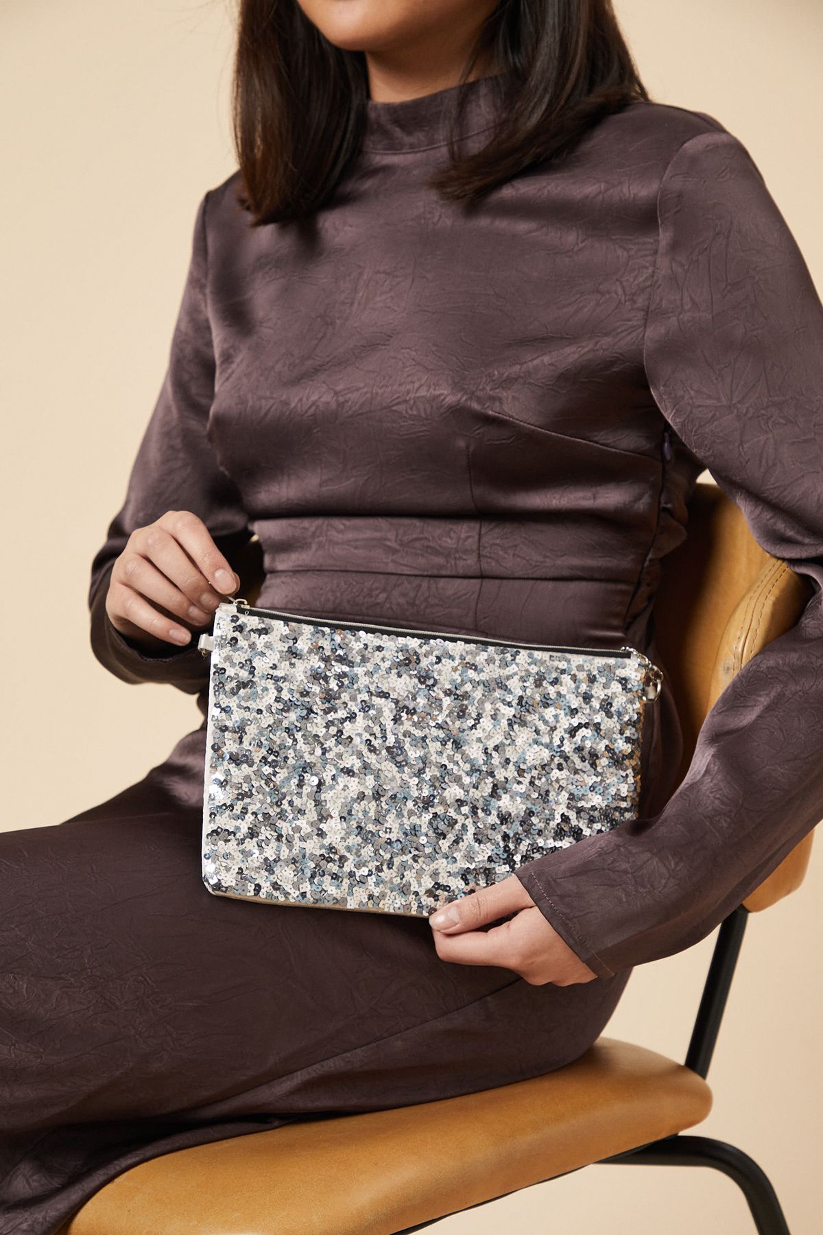 Dorothy Perkins Sequin Clutch Bag With Detachable Strap Silver image 2