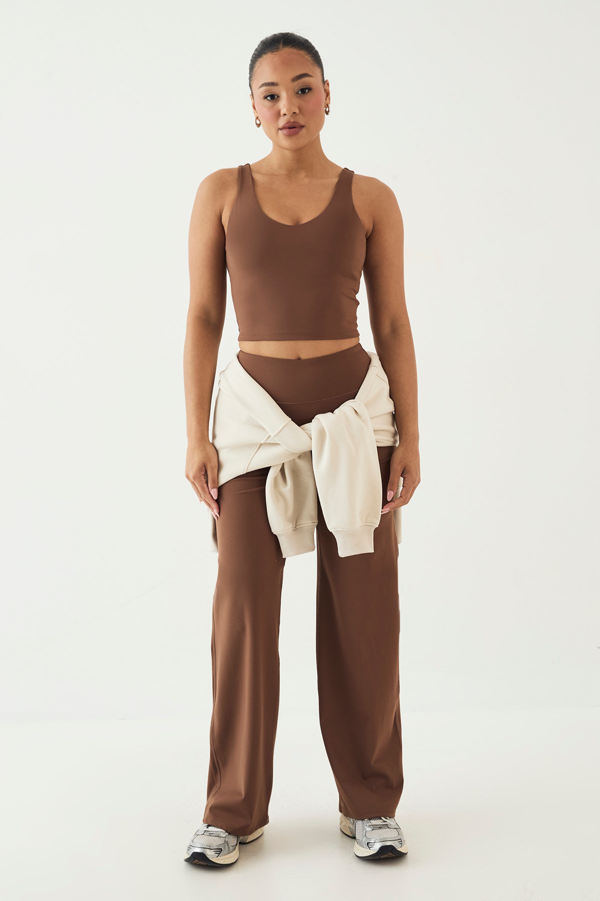 DSGN Studio DSGN Studio Ultra Sculpt Plunge Longline Sports Bra Mocha image 5