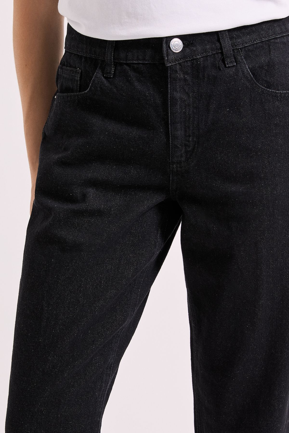 Dorothy Perkins Boyfriends Ankle Grazer Fold Up Jeans Black image 3