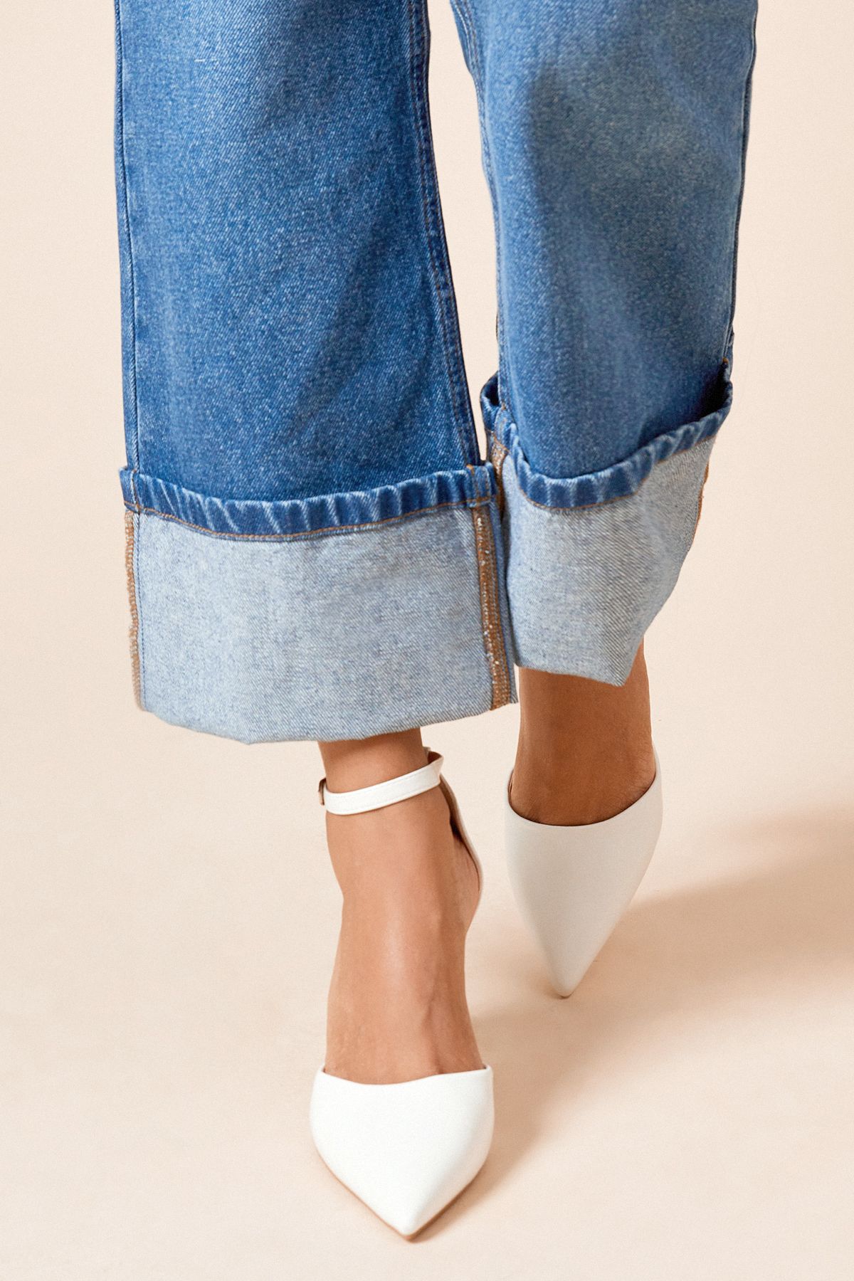 Dorothy Perkins Blanche Ankle Strap Pointed High Block Heel Court Shoes White image 2