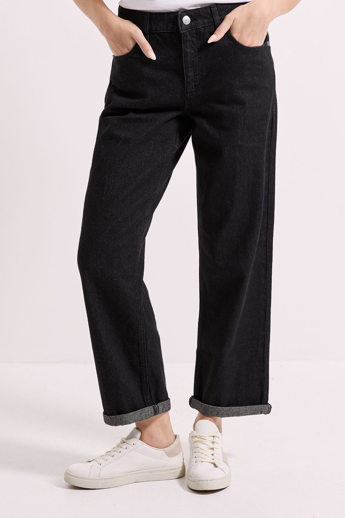 Dorothy Perkins Boyfriends Ankle Grazer Fold Up Jeans Black image 2