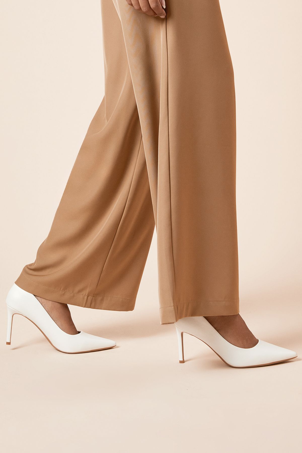 Dorothy Perkins Dash Pointed High Stiletto Heel Court Shoes White image 3