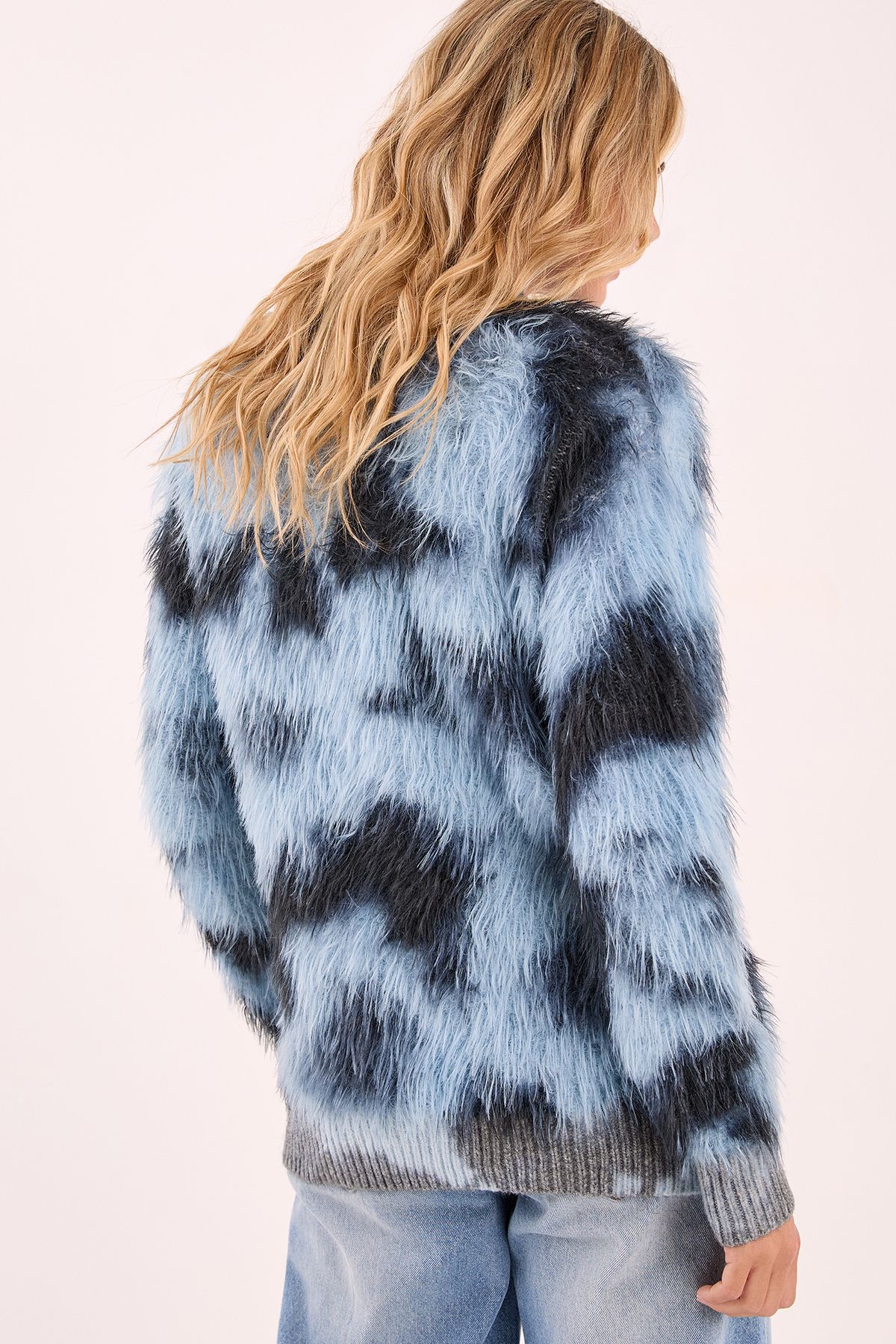 NastyGal Fluffy Tie Dye Jumper Blue image 4